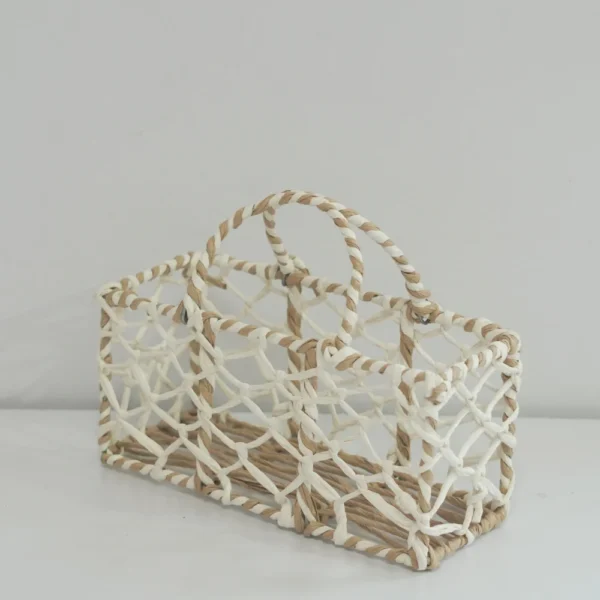 White Paper Raffia Basket For Birthday Gift Hampe